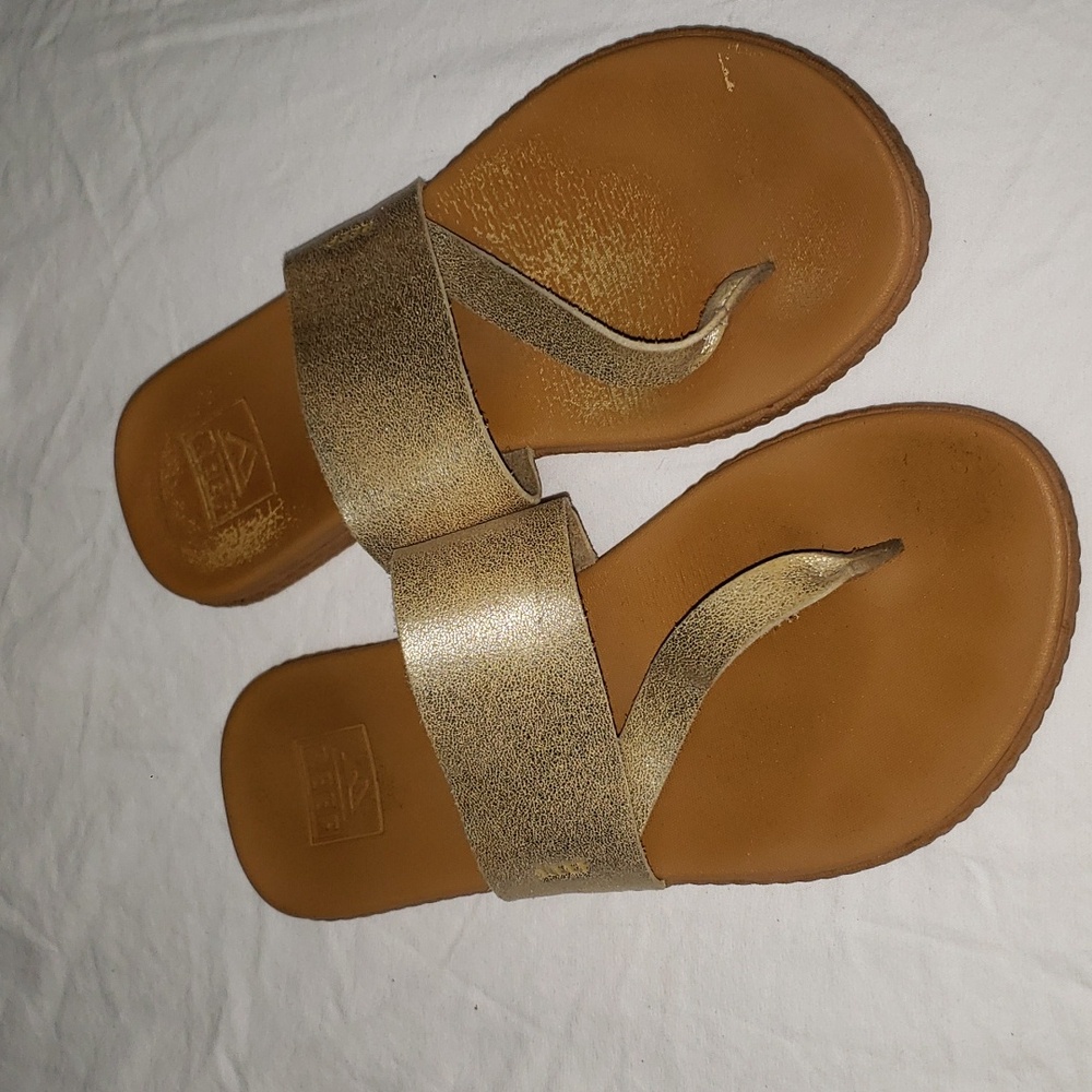 ❤️ Reef Gold Sandals Size 8